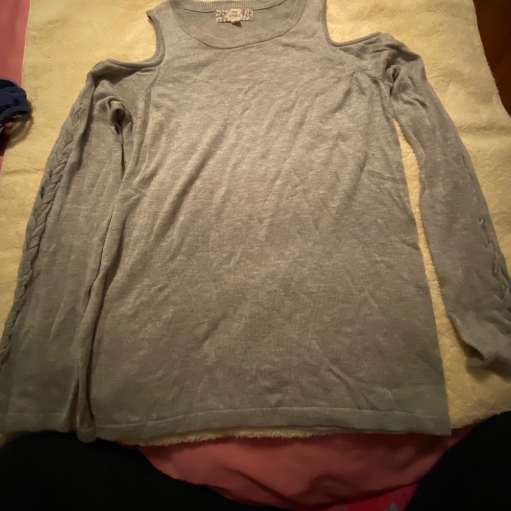 Cold shoulder Sweater